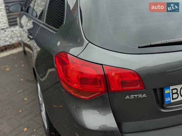 Опель Астра 2012 в Черкассах на Automoto.ua Серый Опель Астра, объемом двигателя 1.7 л и пробегом 236 тыс. км за 7499 $, фото 17 на Automoto.ua