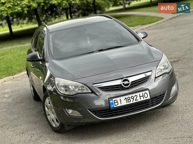 Серый Опель Астра, объемом двигателя 1.3 л и пробегом 220 тыс. км за 7100 $, фото 22 на Automoto.ua