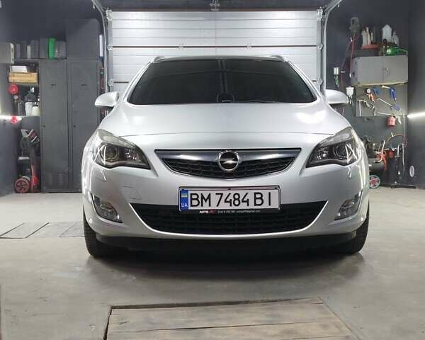 Сірий Опель Астра, об'ємом двигуна 2 л та пробігом 250 тис. км за 9200 $, фото 4 на Automoto.ua