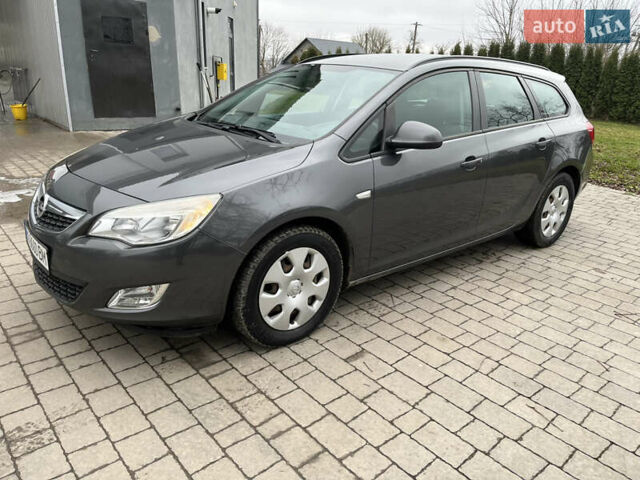 Серый Опель Астра, объемом двигателя 1.7 л и пробегом 235 тыс. км за 7500 $, фото 18 на Automoto.ua