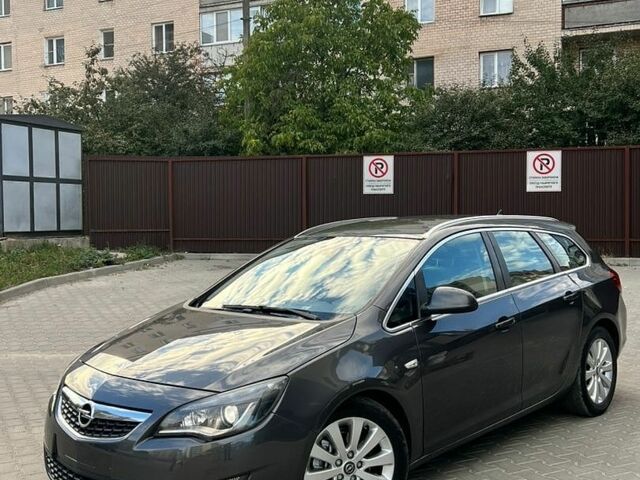 Серый Опель Астра, объемом двигателя 1.7 л и пробегом 289 тыс. км за 5999 $, фото 4 на Automoto.ua