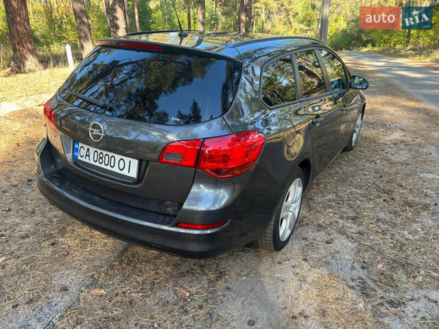 Сірий Опель Астра, об'ємом двигуна 1.7 л та пробігом 252 тис. км за 6500 $, фото 1 на Automoto.ua