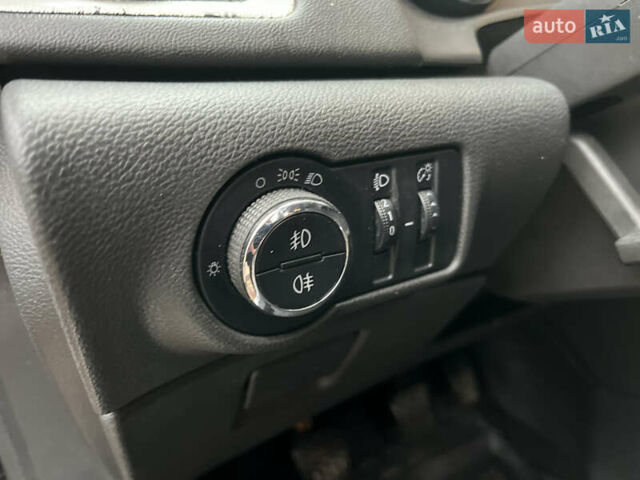 Серый Опель Астра, объемом двигателя 1.7 л и пробегом 257 тыс. км за 5850 $, фото 16 на Automoto.ua