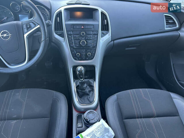 Серый Опель Астра, объемом двигателя 1.69 л и пробегом 180 тыс. км за 7500 $, фото 15 на Automoto.ua