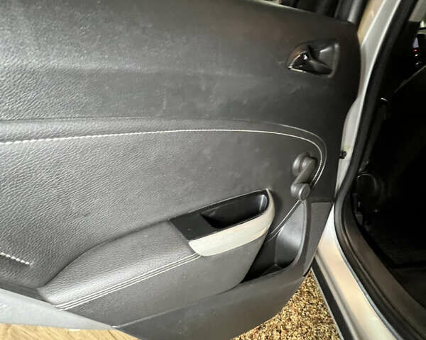 Серый Опель Астра, объемом двигателя 1.7 л и пробегом 255 тыс. км за 6200 $, фото 33 на Automoto.ua