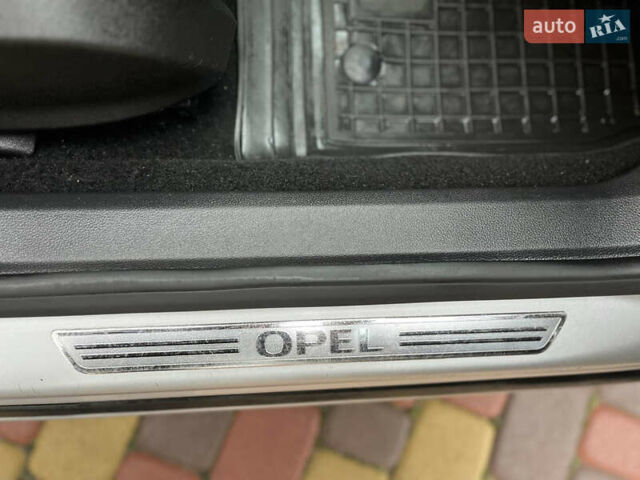 Серый Опель Астра, объемом двигателя 1.7 л и пробегом 257 тыс. км за 5850 $, фото 27 на Automoto.ua
