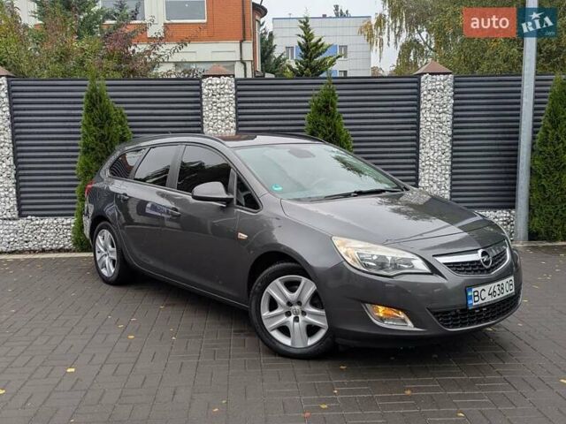 Опель Астра 2012 в Черкассах на Automoto.ua Серый Опель Астра, объемом двигателя 1.7 л и пробегом 236 тыс. км за 7499 $, фото 5 на Automoto.ua