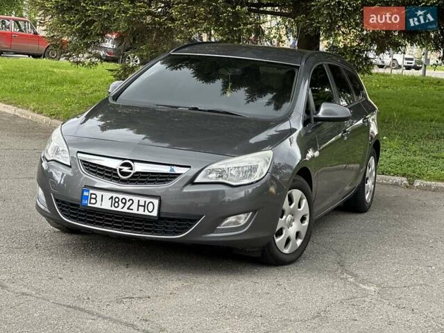Серый Опель Астра, объемом двигателя 1.3 л и пробегом 220 тыс. км за 7100 $, фото 40 на Automoto.ua