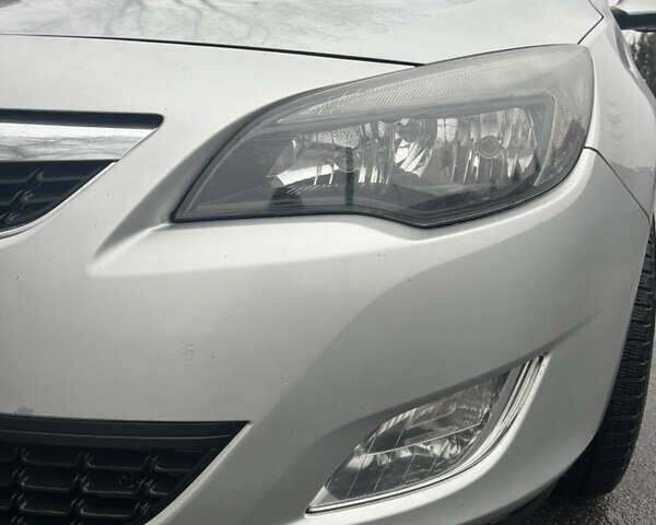 Серый Опель Астра, объемом двигателя 1.7 л и пробегом 255 тыс. км за 6200 $, фото 16 на Automoto.ua