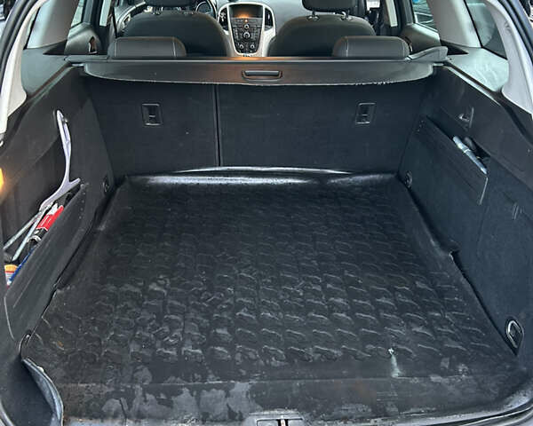 Серый Опель Астра, объемом двигателя 1.7 л и пробегом 231 тыс. км за 6600 $, фото 8 на Automoto.ua