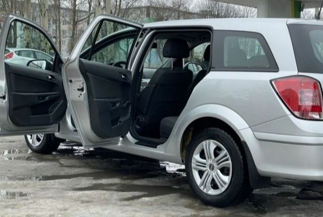 Сірий Опель Астра, об'ємом двигуна 1.6 л та пробігом 187 тис. км за 7400 $, фото 3 на Automoto.ua
