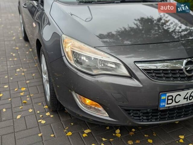 Опель Астра 2012 в Черкассах на Automoto.ua Серый Опель Астра, объемом двигателя 1.7 л и пробегом 236 тыс. км за 7499 $, фото 15 на Automoto.ua