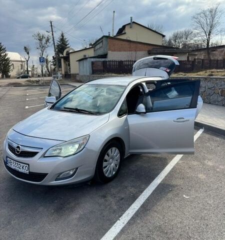 Серый Опель Астра, объемом двигателя 1.69 л и пробегом 321 тыс. км за 6600 $, фото 27 на Automoto.ua