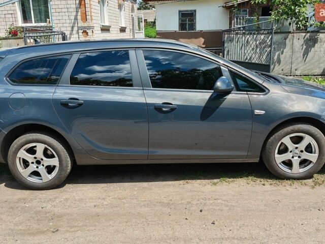 Сірий Опель Астра, об'ємом двигуна 1.7 л та пробігом 268 тис. км за 5900 $, фото 4 на Automoto.ua