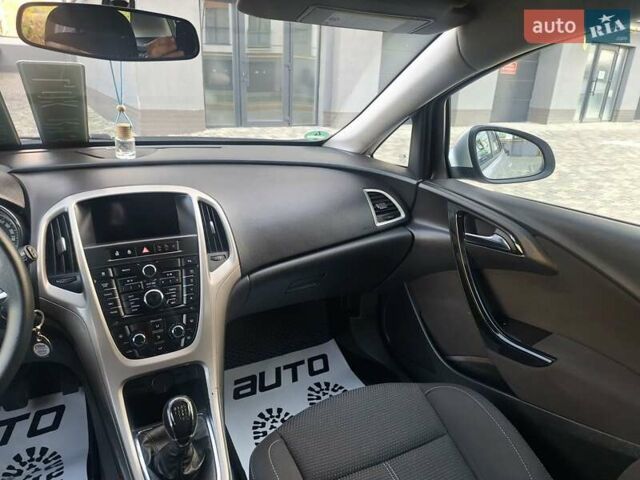 Серый Опель Астра, объемом двигателя 1.7 л и пробегом 270 тыс. км за 6750 $, фото 38 на Automoto.ua