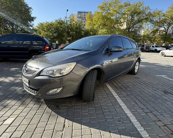 Опель Астра 2012 в Одессе на Automoto.ua Серый Опель Астра, объемом двигателя 1.7 л и пробегом 267 тыс. км за 7700 $, фото 3 на Automoto.ua