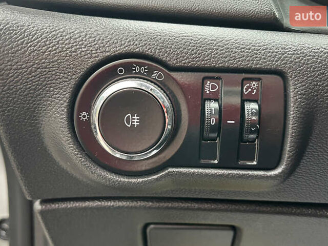 Серый Опель Астра, объемом двигателя 1.69 л и пробегом 243 тыс. км за 7500 $, фото 11 на Automoto.ua