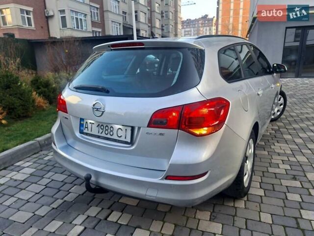 Серый Опель Астра, объемом двигателя 1.7 л и пробегом 270 тыс. км за 6750 $, фото 13 на Automoto.ua