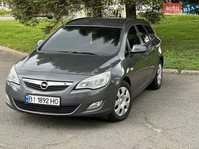 Серый Опель Астра, объемом двигателя 1.3 л и пробегом 220 тыс. км за 7100 $, фото 12 на Automoto.ua