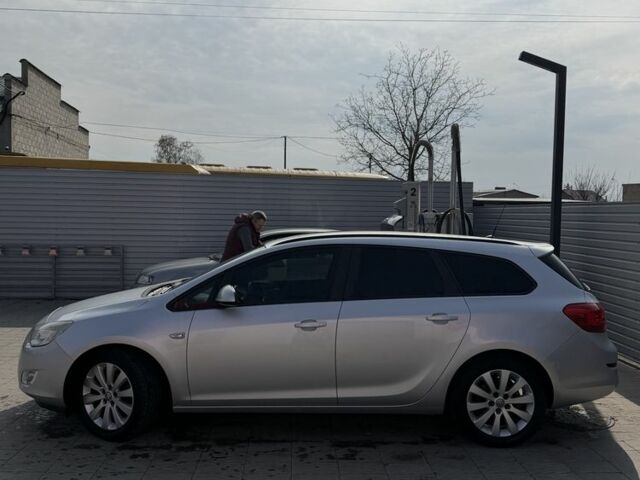 Серый Опель Астра, объемом двигателя 1.7 л и пробегом 338 тыс. км за 5800 $, фото 1 на Automoto.ua