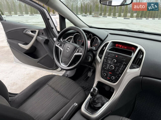 Серый Опель Астра, объемом двигателя 1.7 л и пробегом 245 тыс. км за 5700 $, фото 14 на Automoto.ua