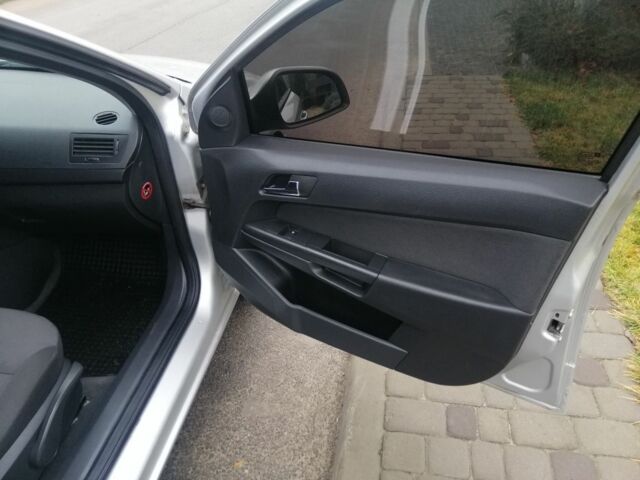 Сірий Опель Астра, об'ємом двигуна 1.7 л та пробігом 300 тис. км за 6200 $, фото 5 на Automoto.ua