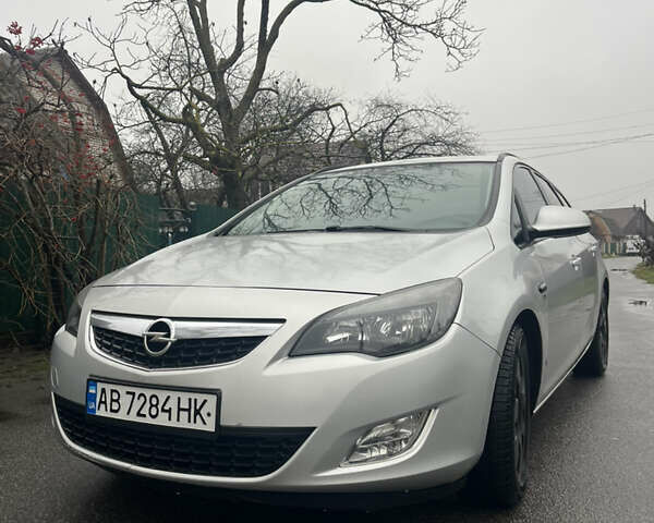 Серый Опель Астра, объемом двигателя 1.7 л и пробегом 255 тыс. км за 6200 $, фото 5 на Automoto.ua