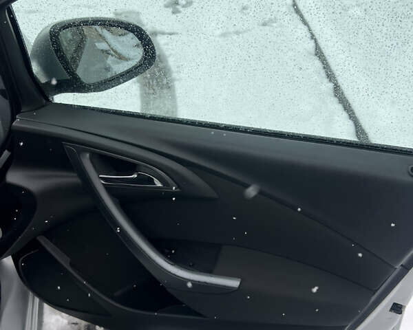 Серый Опель Астра, объемом двигателя 1.7 л и пробегом 282 тыс. км за 6100 $, фото 21 на Automoto.ua