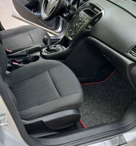 Опель Астра 2012 в Бердичеве на Automoto.ua Серый Опель Астра, объемом двигателя 1.6 л и пробегом 133 тыс. км за 6999 $, фото 7 на Automoto.ua