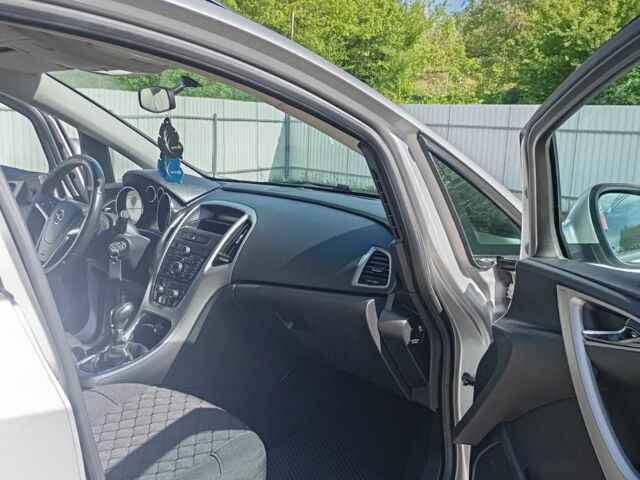 Сірий Опель Астра, об'ємом двигуна 1.7 л та пробігом 245 тис. км за 7000 $, фото 7 на Automoto.ua