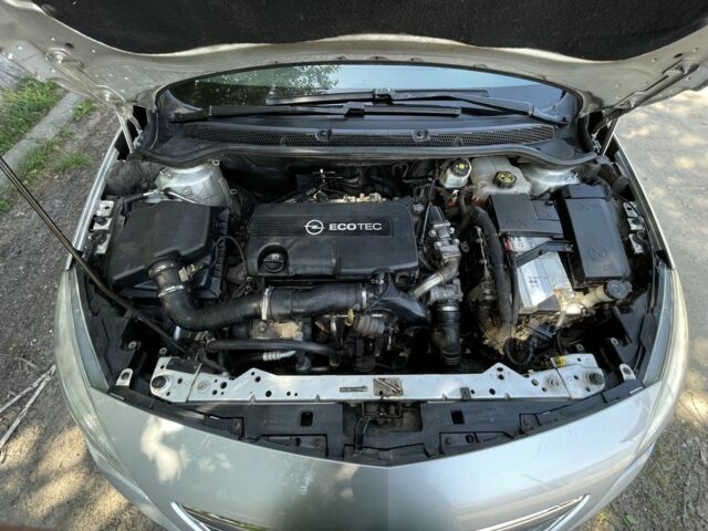 Сірий Опель Астра, об'ємом двигуна 1.7 л та пробігом 248 тис. км за 8000 $, фото 4 на Automoto.ua