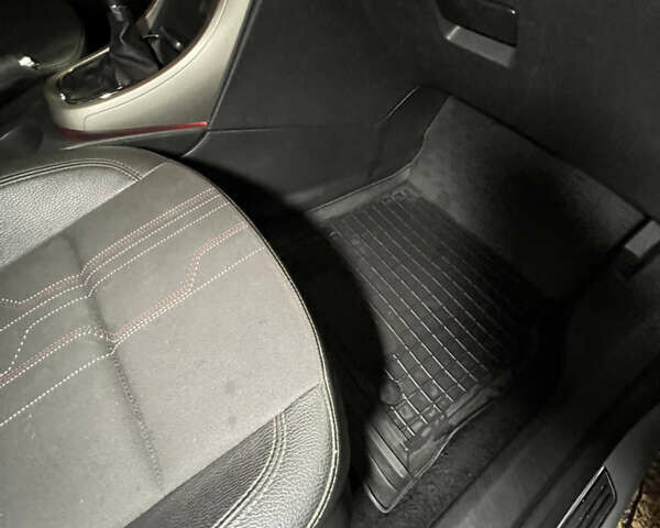 Серый Опель Астра, объемом двигателя 1.7 л и пробегом 255 тыс. км за 6200 $, фото 42 на Automoto.ua