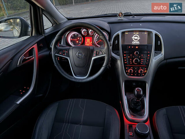 Серый Опель Астра, объемом двигателя 1.7 л и пробегом 215 тыс. км за 7350 $, фото 33 на Automoto.ua