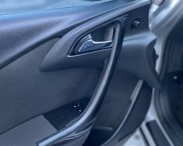 Сірий Опель Астра, об'ємом двигуна 1.7 л та пробігом 245 тис. км за 7000 $, фото 13 на Automoto.ua