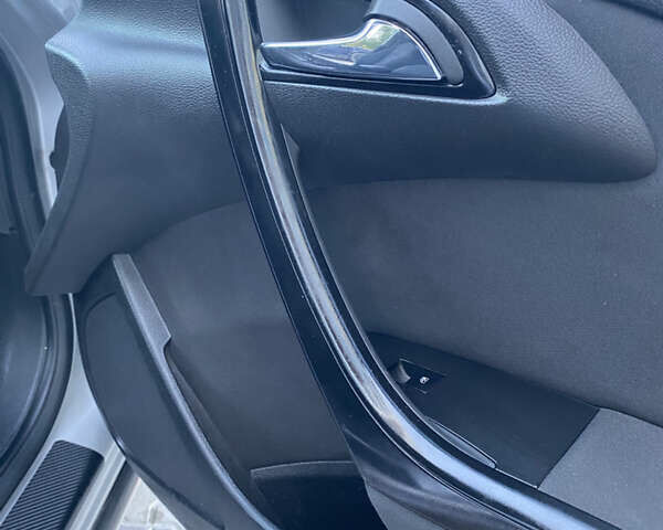 Сірий Опель Астра, об'ємом двигуна 1.7 л та пробігом 245 тис. км за 7000 $, фото 12 на Automoto.ua