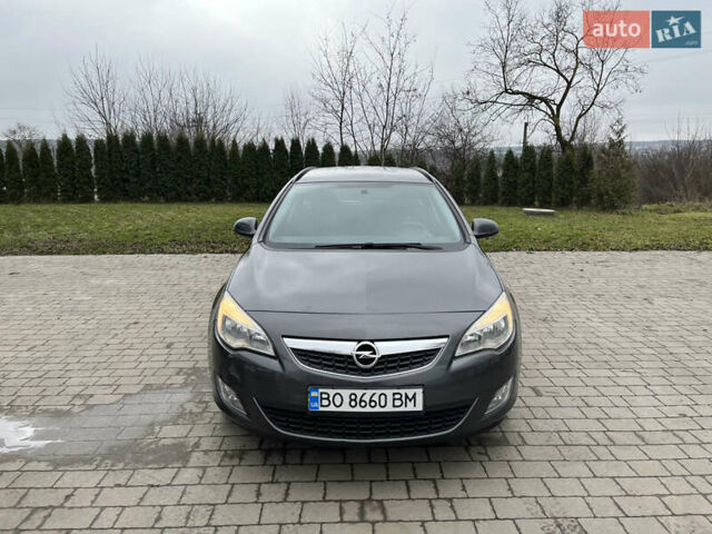 Серый Опель Астра, объемом двигателя 1.7 л и пробегом 235 тыс. км за 7500 $, фото 1 на Automoto.ua