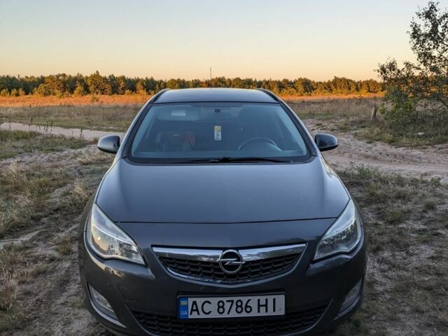Серый Опель Астра, объемом двигателя 1.2 л и пробегом 261 тыс. км за 6500 $, фото 1 на Automoto.ua