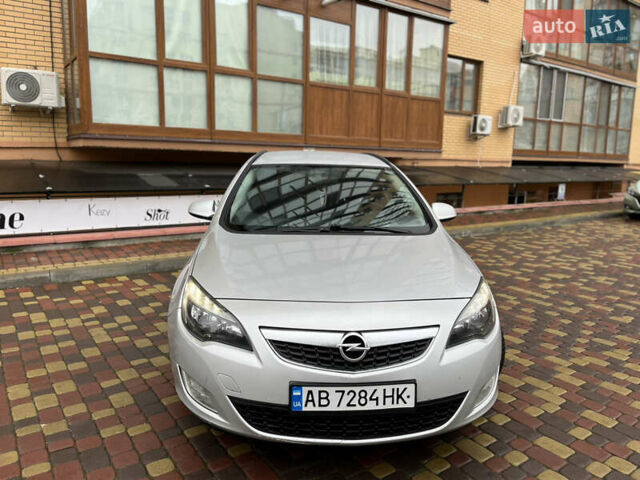 Серый Опель Астра, объемом двигателя 1.7 л и пробегом 257 тыс. км за 5850 $, фото 5 на Automoto.ua
