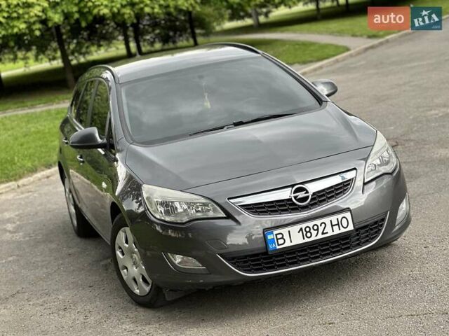 Серый Опель Астра, объемом двигателя 1.3 л и пробегом 220 тыс. км за 7100 $, фото 35 на Automoto.ua