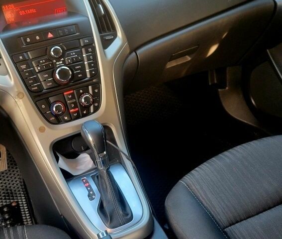 Серый Опель Астра, объемом двигателя 1.4 л и пробегом 249 тыс. км за 7300 $, фото 19 на Automoto.ua