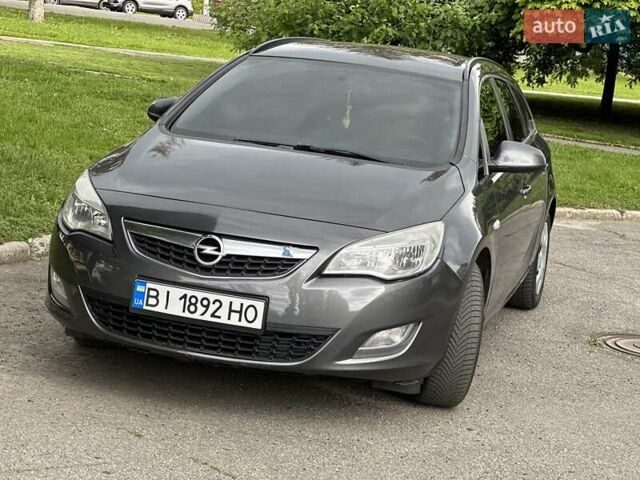 Серый Опель Астра, объемом двигателя 1.3 л и пробегом 220 тыс. км за 7100 $, фото 34 на Automoto.ua