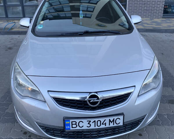 Сірий Опель Астра, об'ємом двигуна 1.7 л та пробігом 245 тис. км за 7000 $, фото 2 на Automoto.ua