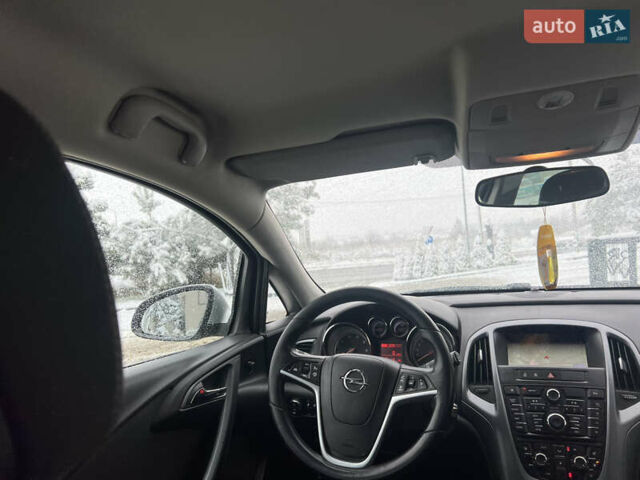 Серый Опель Астра, объемом двигателя 1.7 л и пробегом 282 тыс. км за 6100 $, фото 25 на Automoto.ua