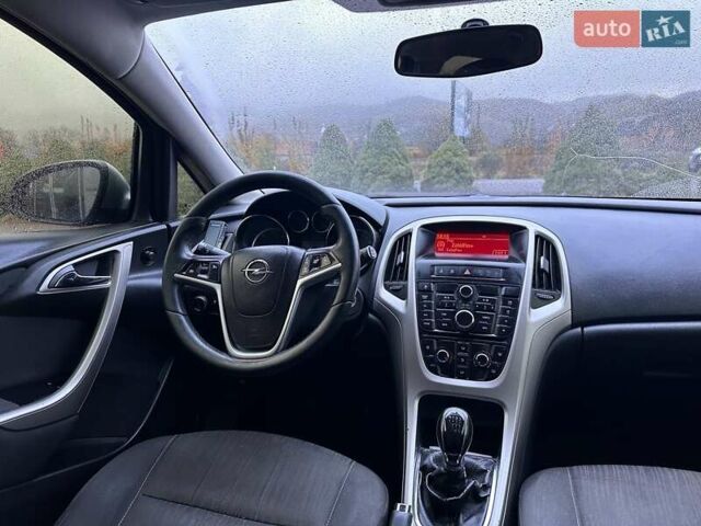 Опель Астра 2012 в Хусте на Automoto.ua Серый Опель Астра, объемом двигателя 1.69 л и пробегом 274 тыс. км за 5999 $, фото 1 на Automoto.ua