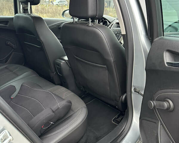 Серый Опель Астра, объемом двигателя 1.69 л и пробегом 178 тыс. км за 6200 $, фото 14 на Automoto.ua