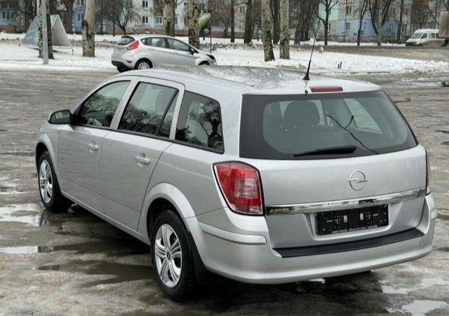 Сірий Опель Астра, об'ємом двигуна 1.6 л та пробігом 187 тис. км за 7400 $, фото 1 на Automoto.ua