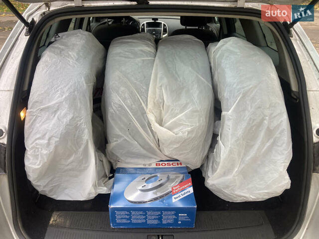 Серый Опель Астра, объемом двигателя 1.7 л и пробегом 312 тыс. км за 6500 $, фото 16 на Automoto.ua