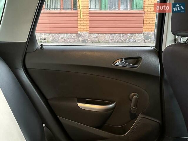 Серый Опель Астра, объемом двигателя 1.3 л и пробегом 220 тыс. км за 7100 $, фото 29 на Automoto.ua