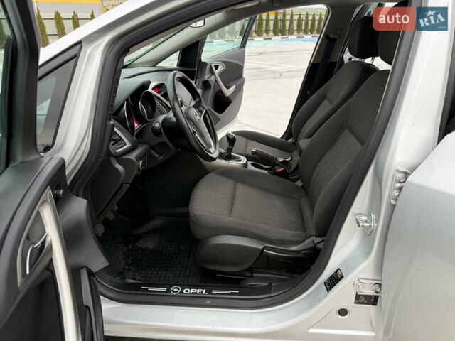 Серый Опель Астра, объемом двигателя 1.7 л и пробегом 245 тыс. км за 5700 $, фото 17 на Automoto.ua