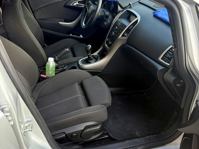 Сірий Опель Астра, об'ємом двигуна 1.7 л та пробігом 220 тис. км за 7000 $, фото 1 на Automoto.ua